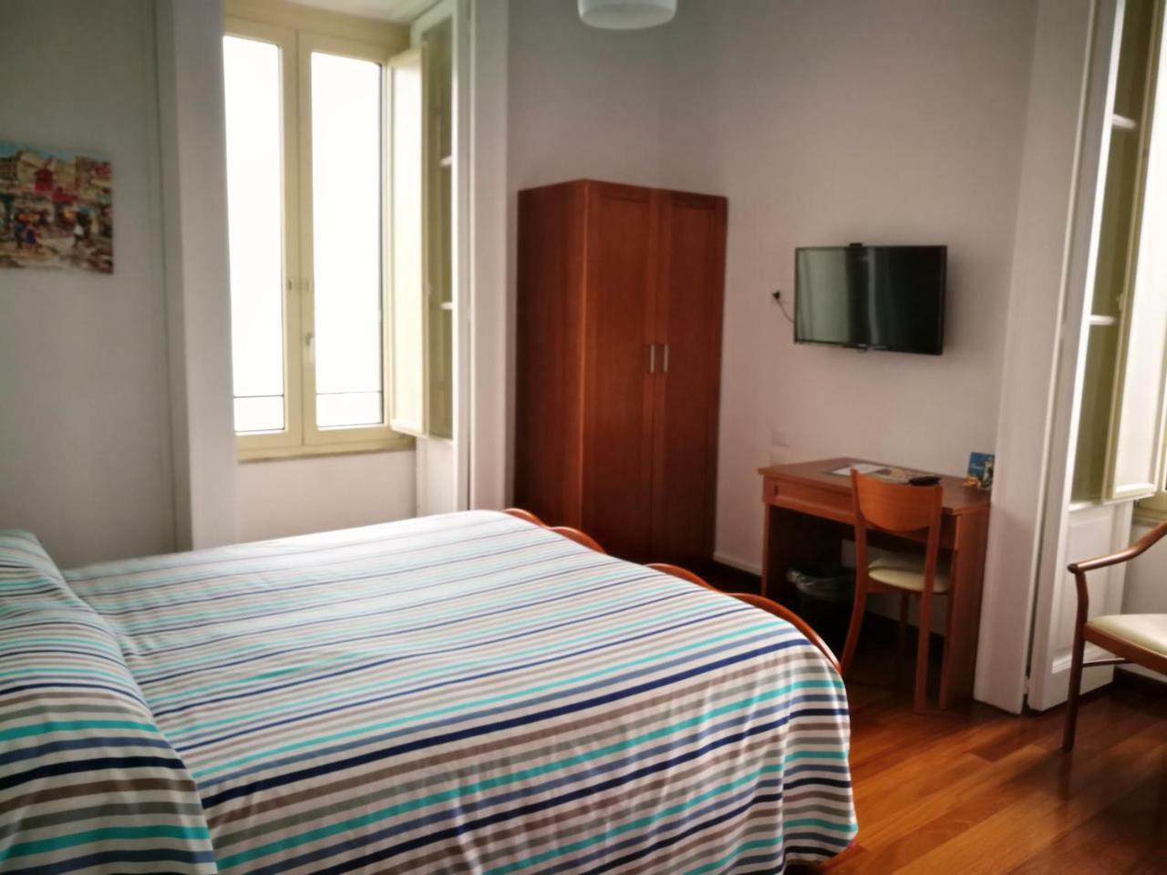 Double or Twin Room with Sea View,843644501:JPEG