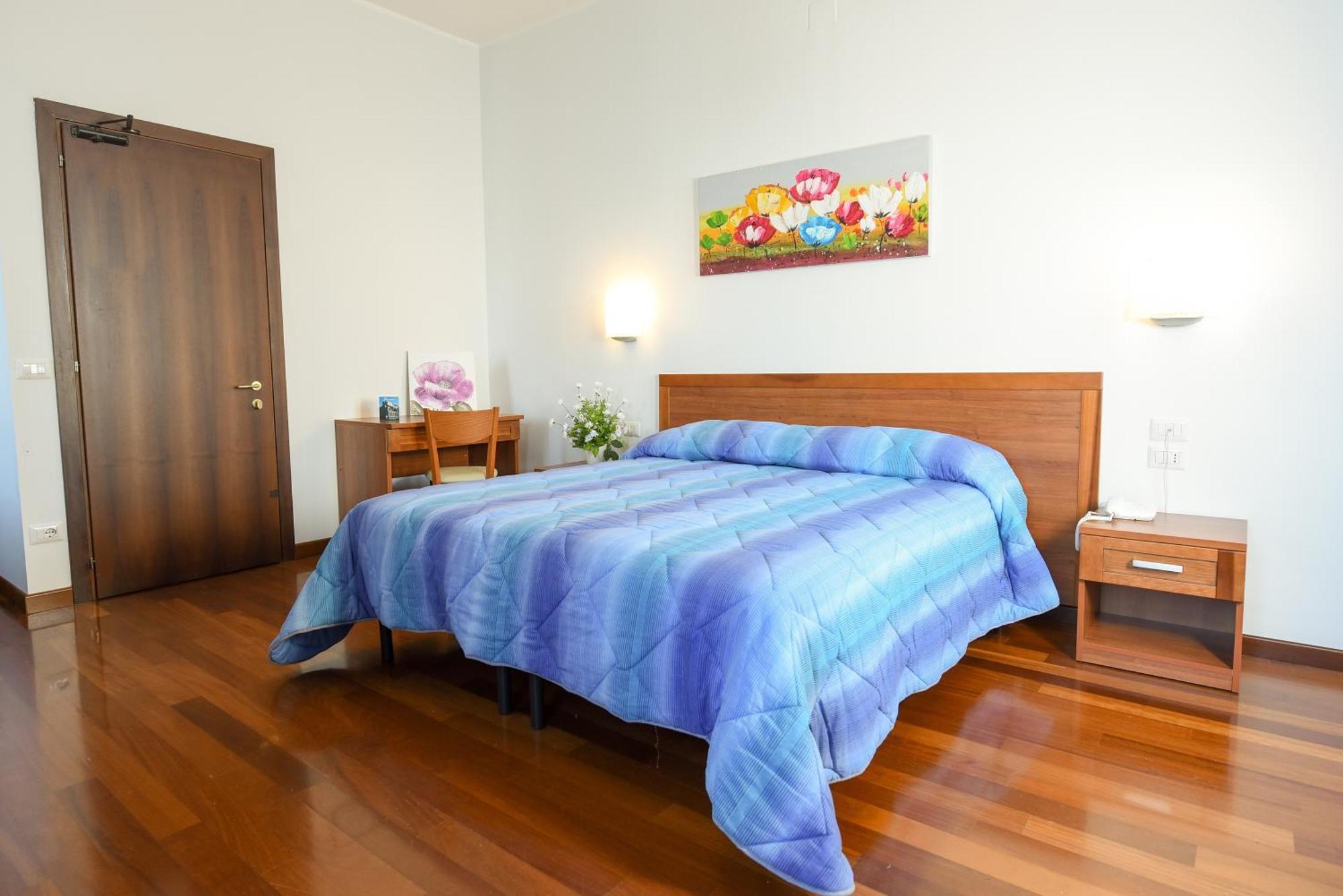Economy Double or Twin Room,843644651:JPEG